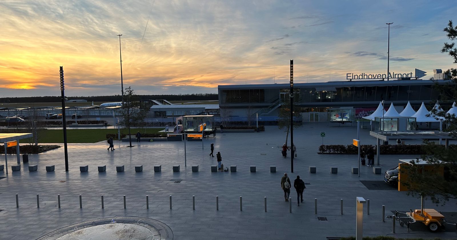 Hoe lang van tevoren op Eindhoven Airport?