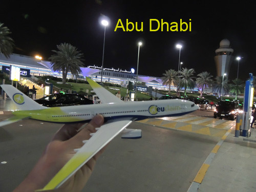 EUclaim vliegtuigje op de luchthaven van Abu Dhabi