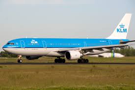 KLM vliegtuig op de landingsbaan