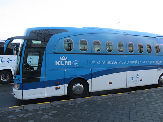 KLM Busservice van Arnhem/Nijmegen naar Schiphol Airport