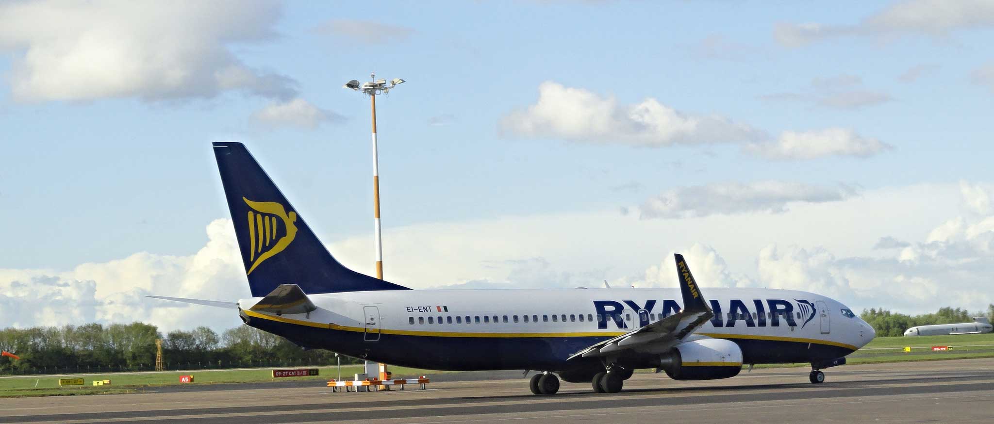 Vliegtuig Ryanair aan het taxieen