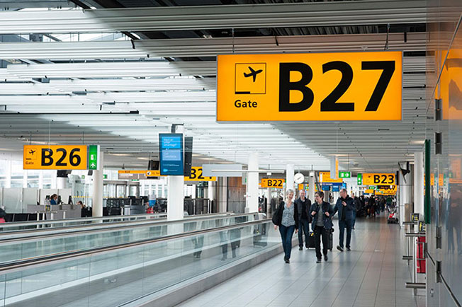gate B27 op vliegveld Schiphol