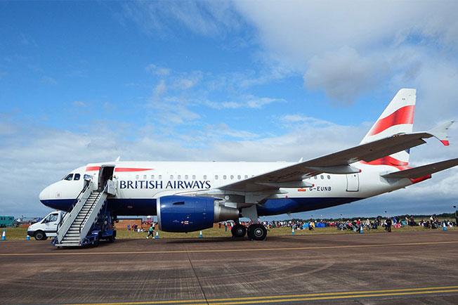 British Airways vliegtuig op landingsbaan