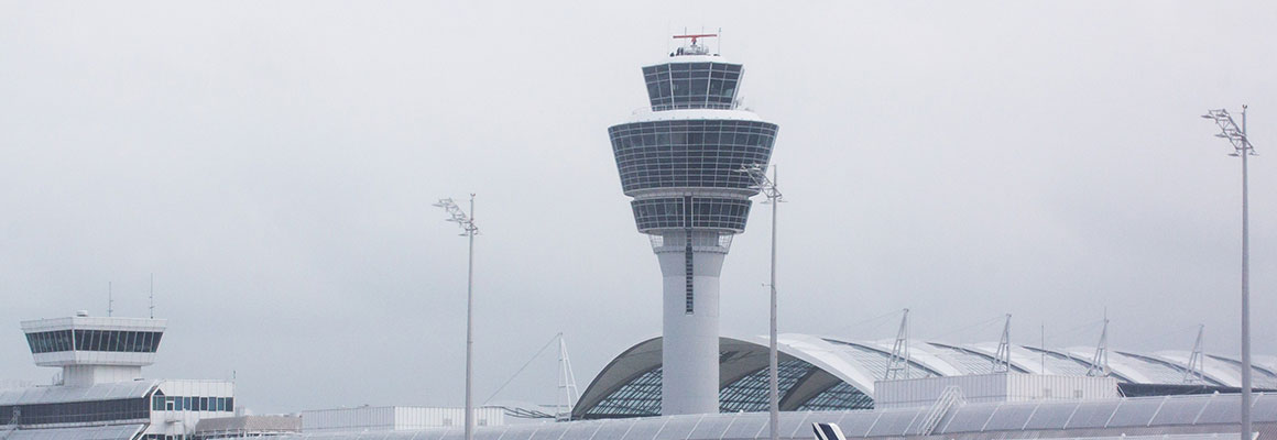 Luchtverkeerstoren op luchthaven