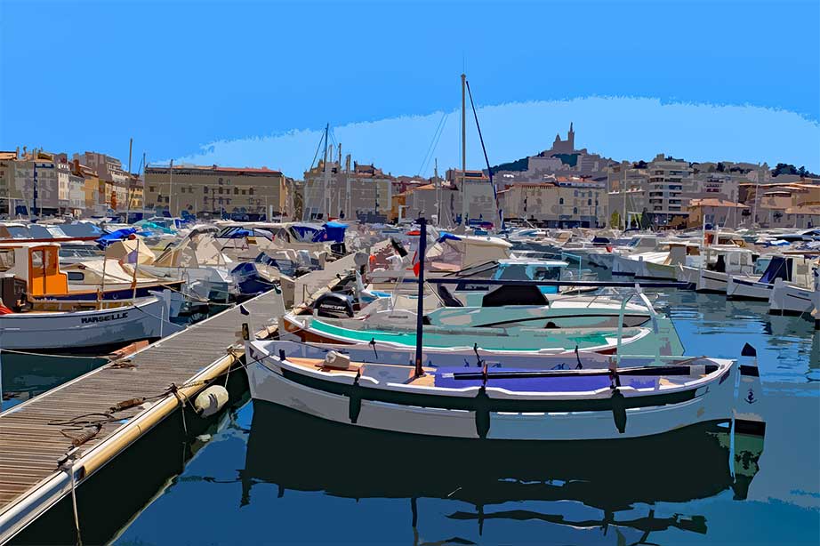 haven van marseille met zeilboten aan de steiger en een blauwe lucht