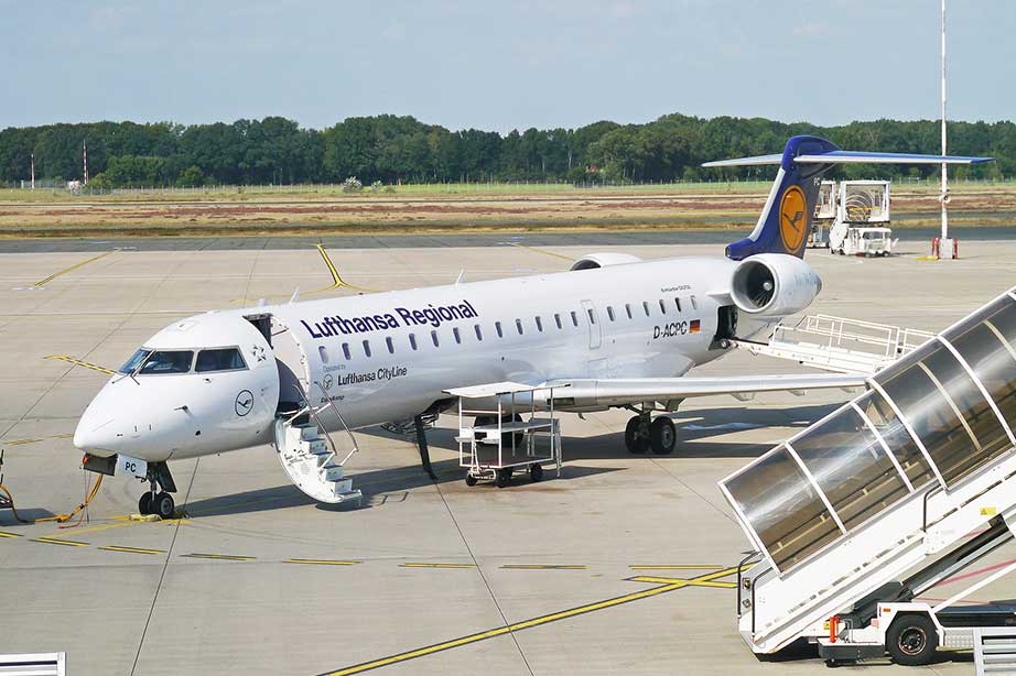 lufthansa vliegtuig geparkeerd op munster airport