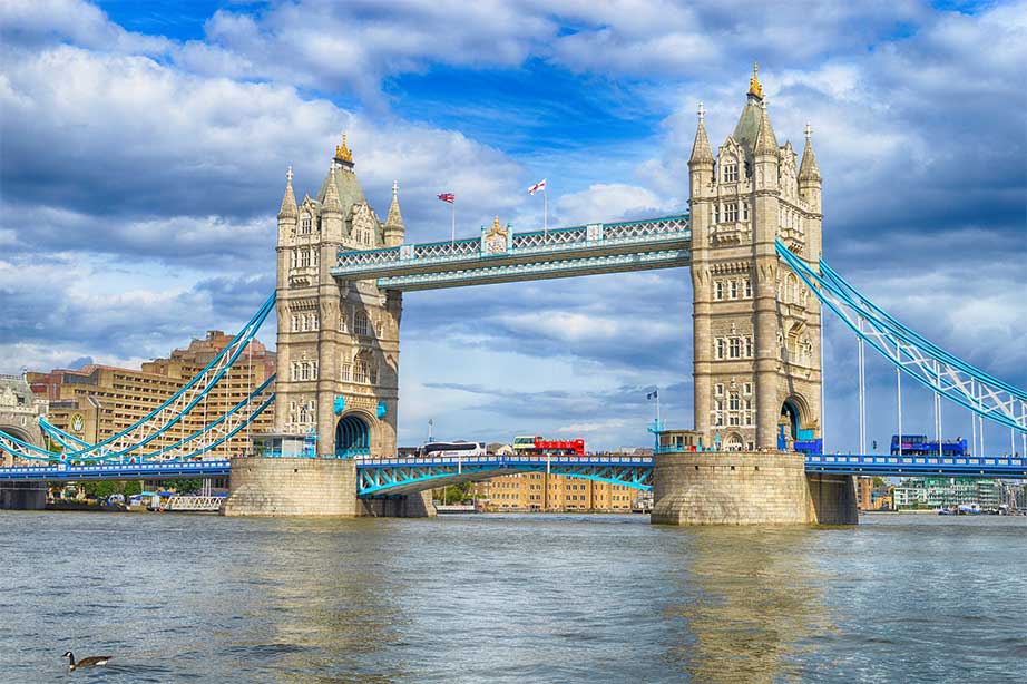 tower bridge londen met de thames