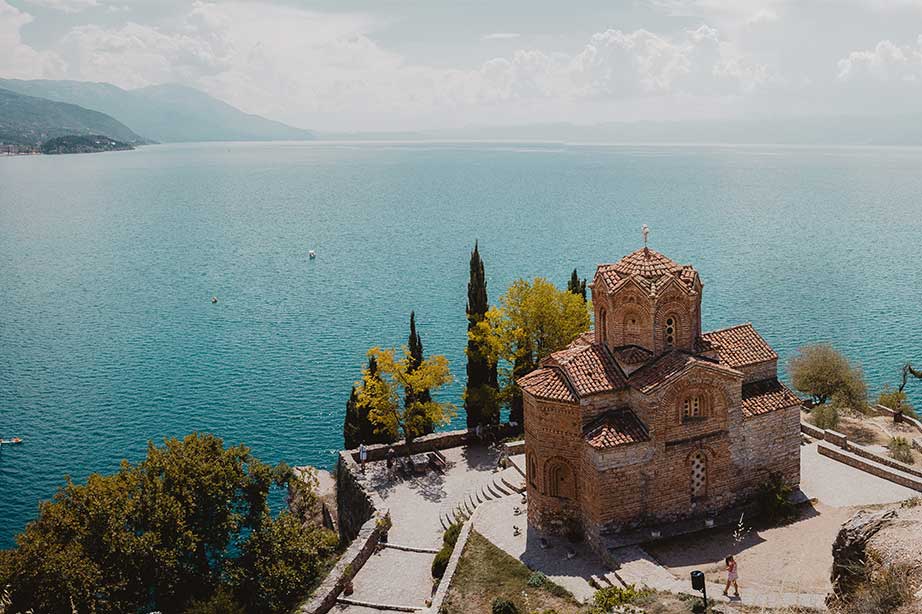 oud kasteel bij het meer van Ohrid