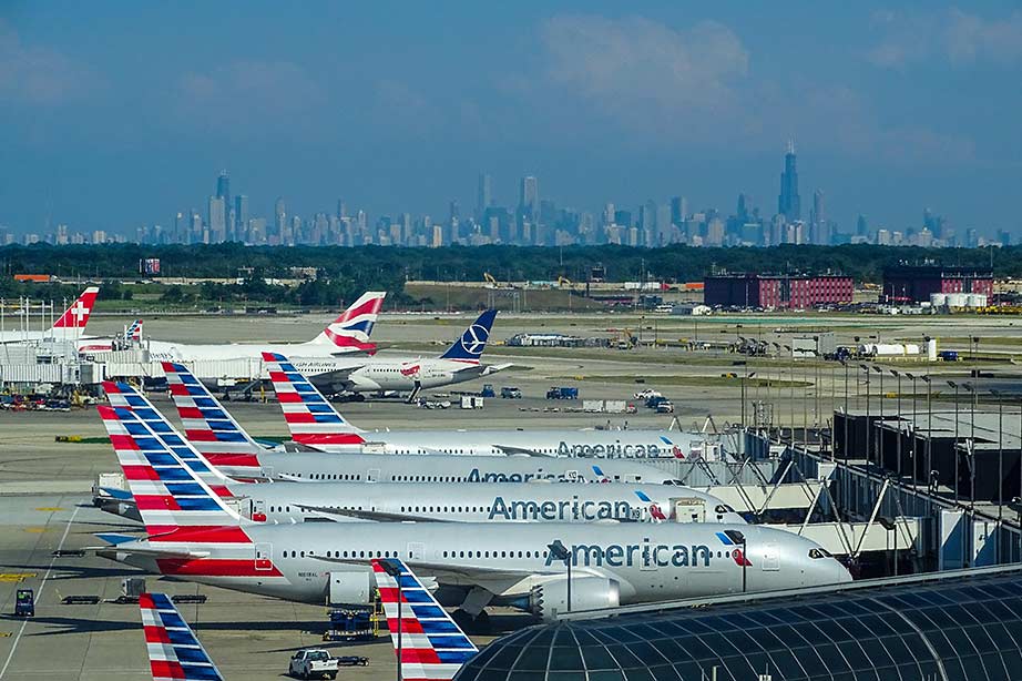 vliegtuigen american airlines boeing geparkeerd op chicago airport