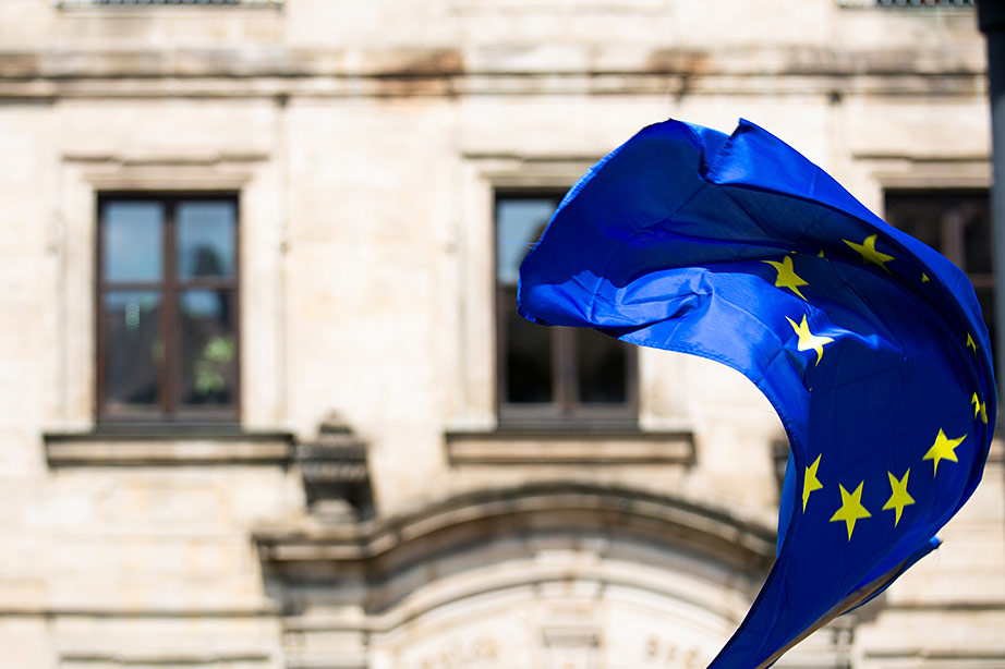 Een wapperende Europese vlag door Londen