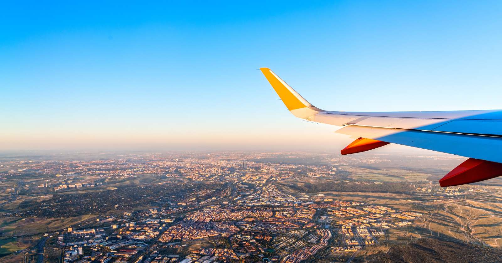 wing of airplane austrian airlines