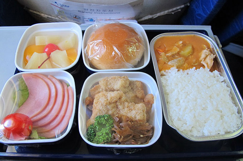 Uitgebreid vliegtuig eten van Air Koryo